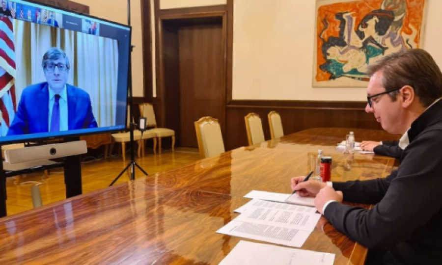 Palmer flet ‘online’ me Vuçiqin, i kërkon rinisje të shpejtë të dialogut me Kosovën