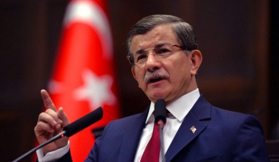 Ahmet Davutoglu e fajëson Erdoganin për Ambasadën e Kosovës në Jerusalem: Zemra më është thyer 