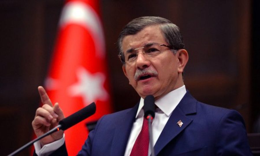 Ahmet Davutoglu e fajëson Erdoganin për Ambasadën e Kosovës në Jerusalem: Zemra më është thyer 