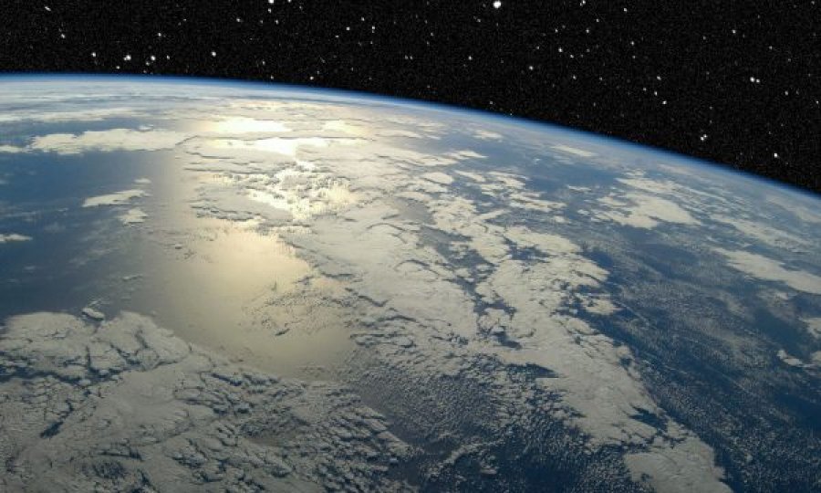  Shkencëtarët: Njëra anë e planetit tonë po ftohet më shpejt se tjetra 