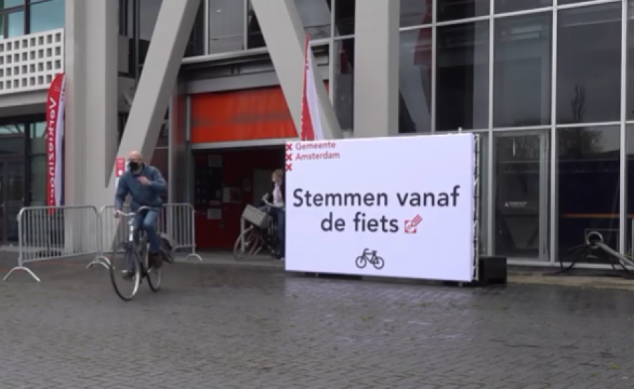  Sot dita e tretë e zgjedhjeve në Holandë, votuesit mund të futen me biçikleta në vendvotime 
