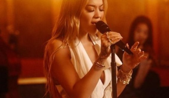 Rita Ora e magjishme në performancën për “The Ellen Show”