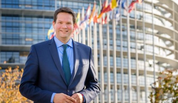 Eurodeputeti austriak për ‘non-papers’: Ka forca që dëshirojnë ta ndajnë Evropën