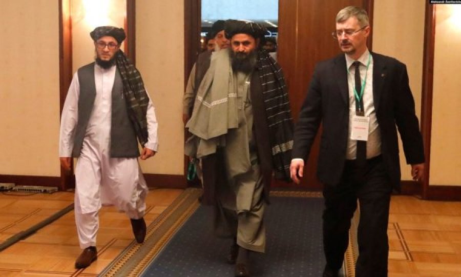 Në Rusi nis Konferenca Afgane, marrin pjesë talibanët dhe i dërguari amerikan 