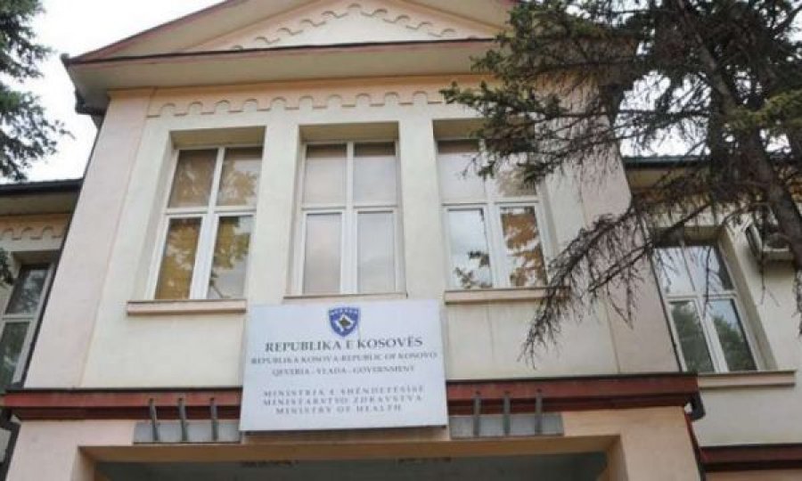  Dorëzohet në MSH lista e mjekëve të Kosovës për vaksinim në Shqipëri 