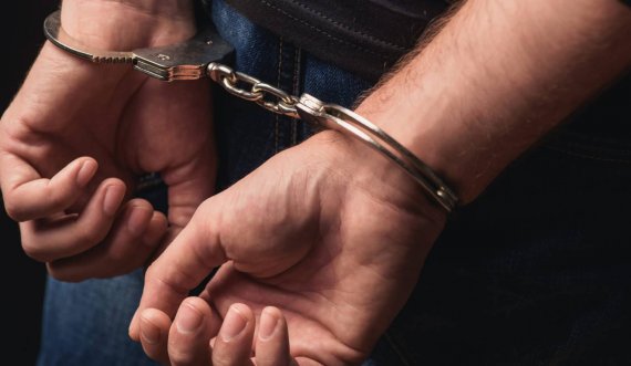  Policia arreston burrin me tre djemtë e tij në Malishevë pasi u përleshen mes vete 