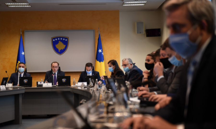  Qeveria e Kosovës mban mbledhjen e radhës, këto janë vendimet e marra 