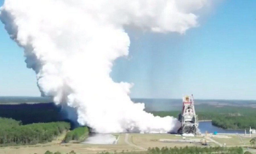  Testohet me sukses raketa më e fuqishme në botë 