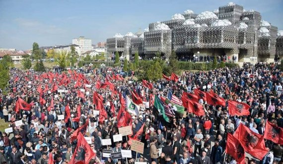 Populli u vonua shumë, ndëshkimi i kastës së regjimit të vjetër është dashur të ndodhë shumë më herët!