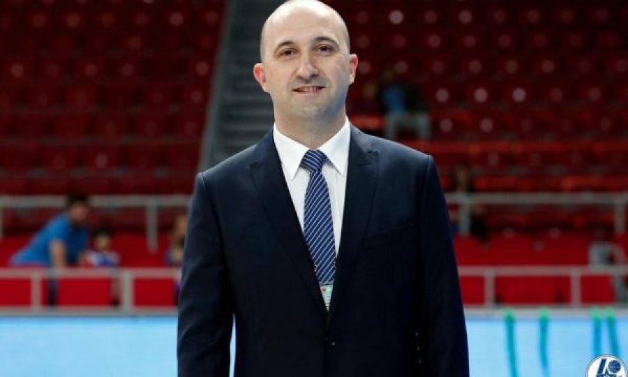 Ylli shkarkon trajnerin