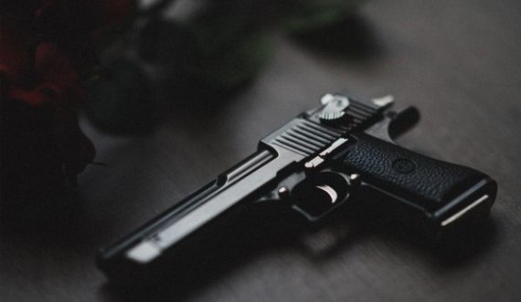 Rreth 250 mijë armë ilegale gjenden në posedim të qytetarëve të Kosovës