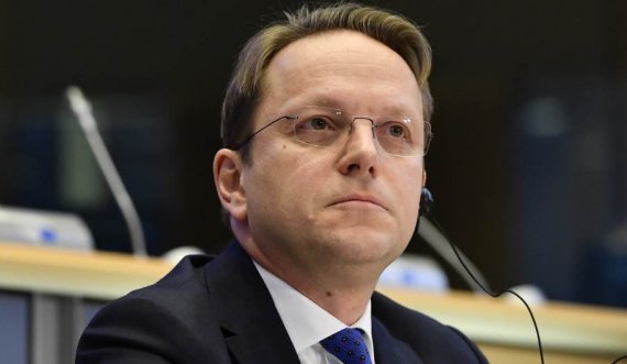 Oliver Varhelyi uron Albin Kurtin: Dialogu me Beogradin mbetet çështje kyçe për Kosovën 