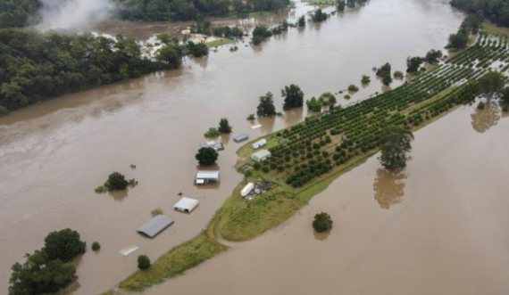  Australia preket në vërshimet më të rënda në gjysmëshekull, evakuohen mijëra njerëz 