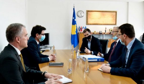 Murati pranon detyrën e Ministrit të Financave, Punës dhe Transfereve