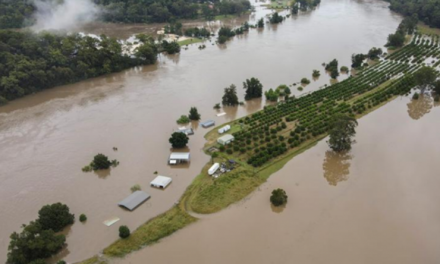  Australia preket në vërshimet më të rënda në gjysmëshekull, evakuohen mijëra njerëz 
