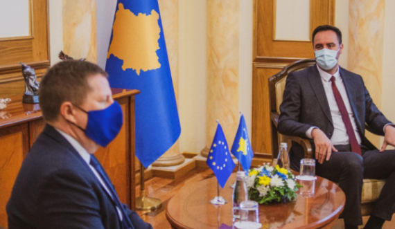 Konjufca priti në takim ambasadorin Szunyog, diskutojnë për sigurimin e vaksinave