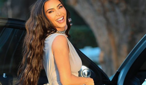Kim Kardashian mahnit me paraqitjen në Los Angelos
