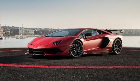 Konfiskohet Lamborghini pasi shoferi po ngiste 236 kilometra në orë