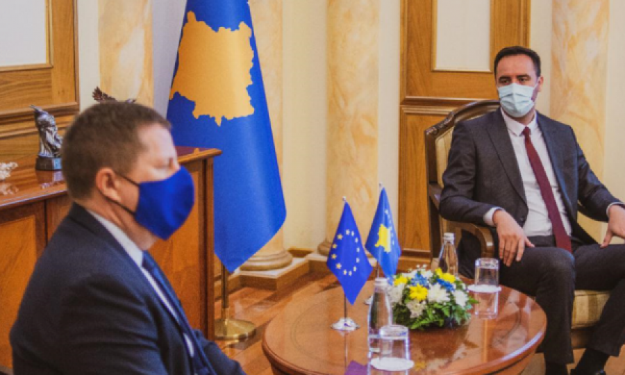 Konjufca priti në takim ambasadorin Szunyog, diskutojnë për sigurimin e vaksinave