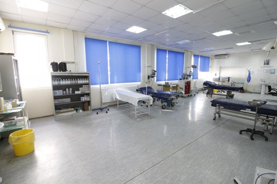  79 pacientë me COVID-19 të shtrirë në Spitalin e Pejës, 16 në gjendje më të rëndë 