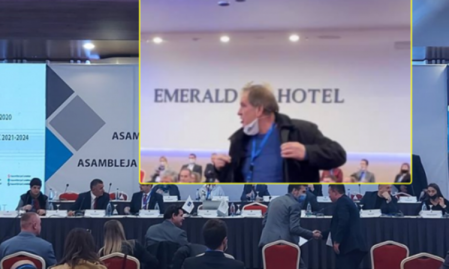 “Marre ju koftë” – Aziz Salihu nervozohet pasi nuk e përshëndeti ministri 