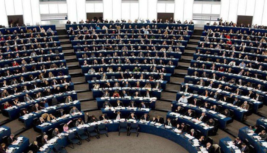 Parlamenti Evropian sot pritet ta miratoj raportin për Kosovën