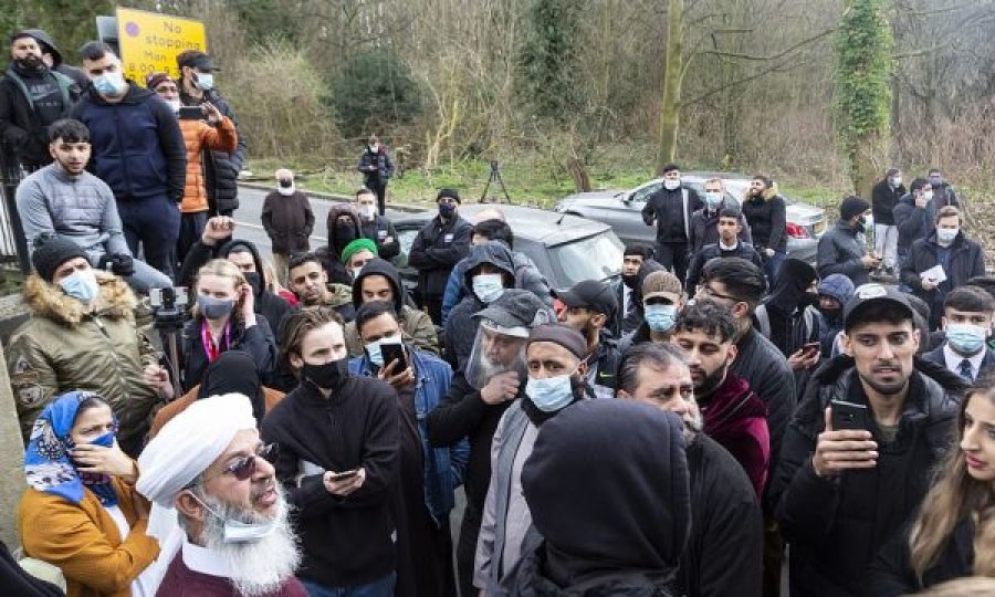  Mësuesi u tregon nxënësve karikatura të profetit Muhamed, bllokohet shkolla 