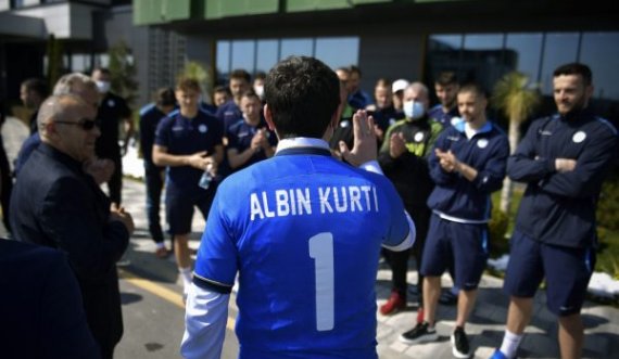 Albin Kurti viziton Kombëtaren e Kosovës