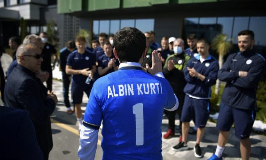 Albin Kurti viziton Kombëtaren e Kosovës