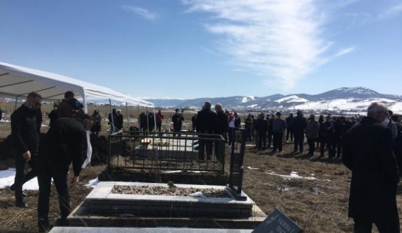  Nis ceremonia e varrimit të Rasim Thaçit-Cimës 