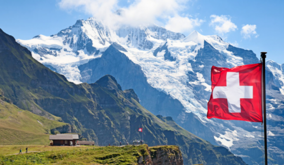 Lexoni nëntë fakte interesante rreth Zvicrës 