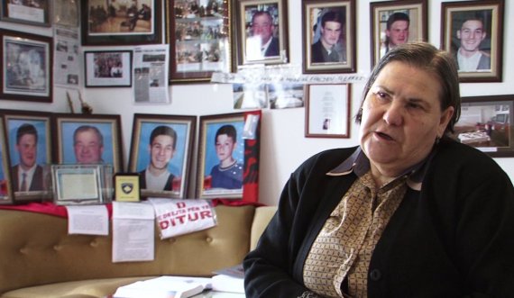  Ferdonije Qerkezi përkujton burrin dhe 4 djemtë e saj: Malli që ndjej për ju për çdo ditë veç u shtuan 