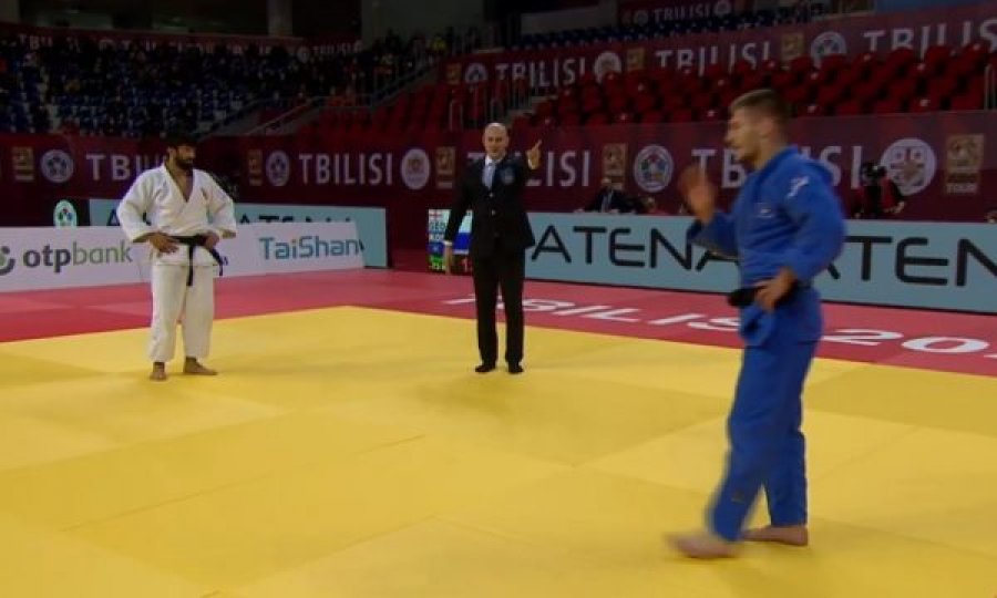 Akil Gjakova mbetet pa medalje, shpërthen ndaj gjyqtarëve