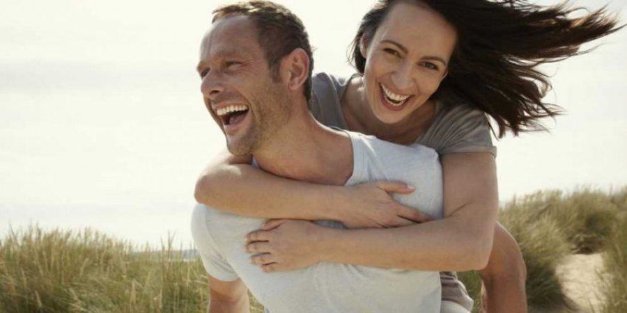 Bashkëshorti i lumtur të zgjat jetën, tregon studimi