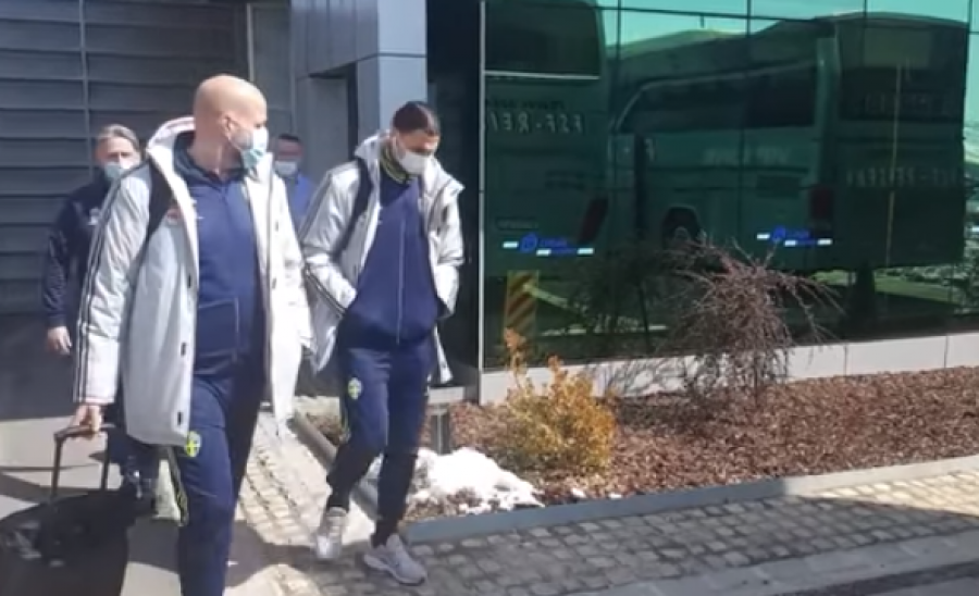 Zlatan Ibrahimovic arrin në Prishtinë/PAMJE