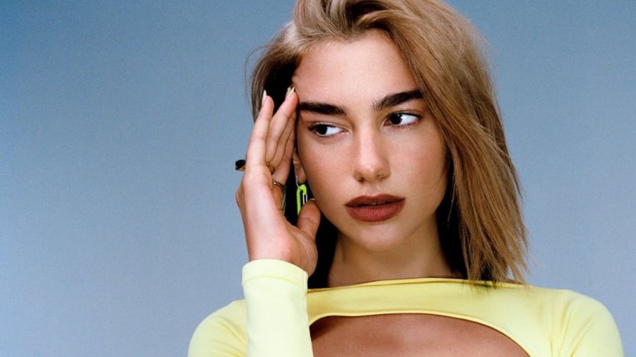 “Më ka hapur një botë mundësish”, Dua Lipa feston suksesin e “Future Nostalgia” siç i ka hije