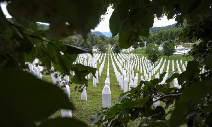  BE reagon ashpër, dënon mohimin e gjenocidit të Srebrenicës 