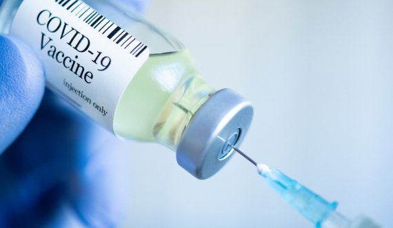  Britania do t’i vaksinojë të gjithë të rriturit para se t’u japë vaksina vendeve tjera 