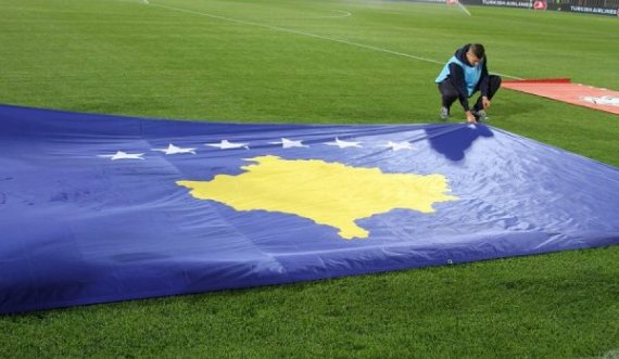 Situatë e tensionuar para ndeshjes me Spanjën, kush deshi ta heqë flamurin e Kosovës?