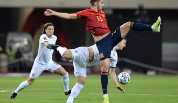 “Stuhia e Kuqe” shënon dy gola të shpejtë