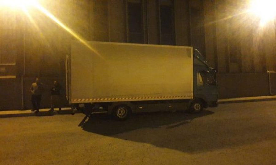  Dogana ndalon një kamion me mallra të kontrabanduara në vlerë mbi 6 mijë euro 