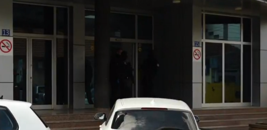  Policia rrethon një kompani në lagjen Pejton të Prishtinës 