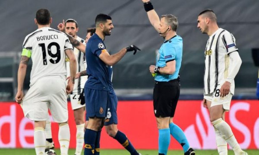 Mbrojtësi i Juventusit infektohet me COVID-19