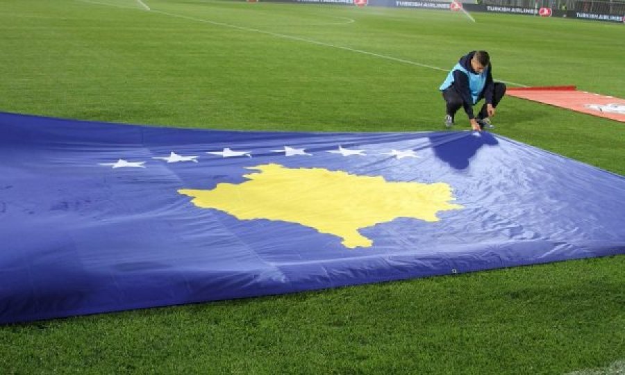 Situatë e tensionuar para ndeshjes me Spanjën, kush deshi ta heqë flamurin e Kosovës?