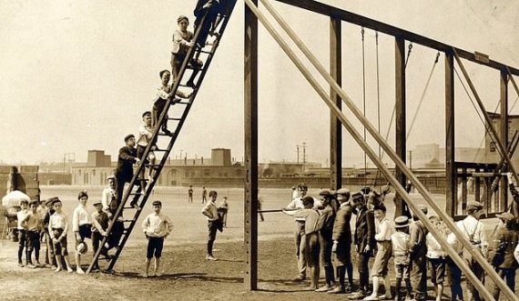  Kështu argëtoheshin fëmijët në fillim të shekullit të 20? 