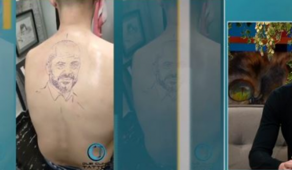  “Të flesh çdo natë me Edi Ramën”, flet djali që e bëri tatuazh në shpinë portretin e kryeministrit 