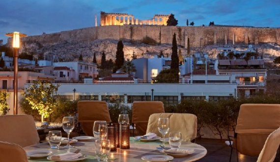 Hapen baret dhe restorantet në Greqi