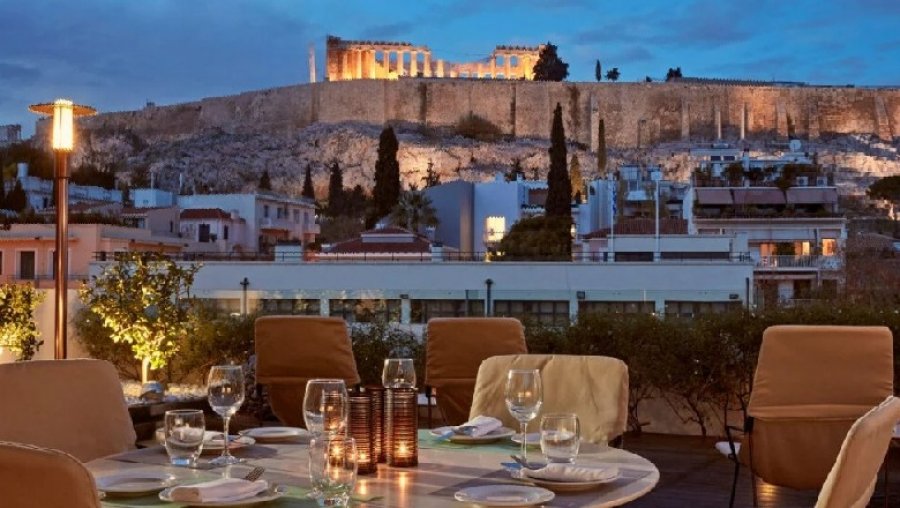 Hapen baret dhe restorantet në Greqi