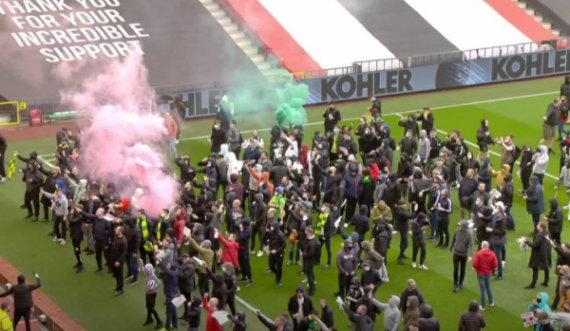 Arrestohet një person pas protestave që e anuluan ndeshjen Manchester United-Liverpool