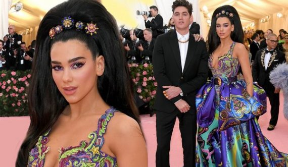 Dua Lipa bëhet nostalgjike, poston fotografi nga dukja e saj në “Met Gala”